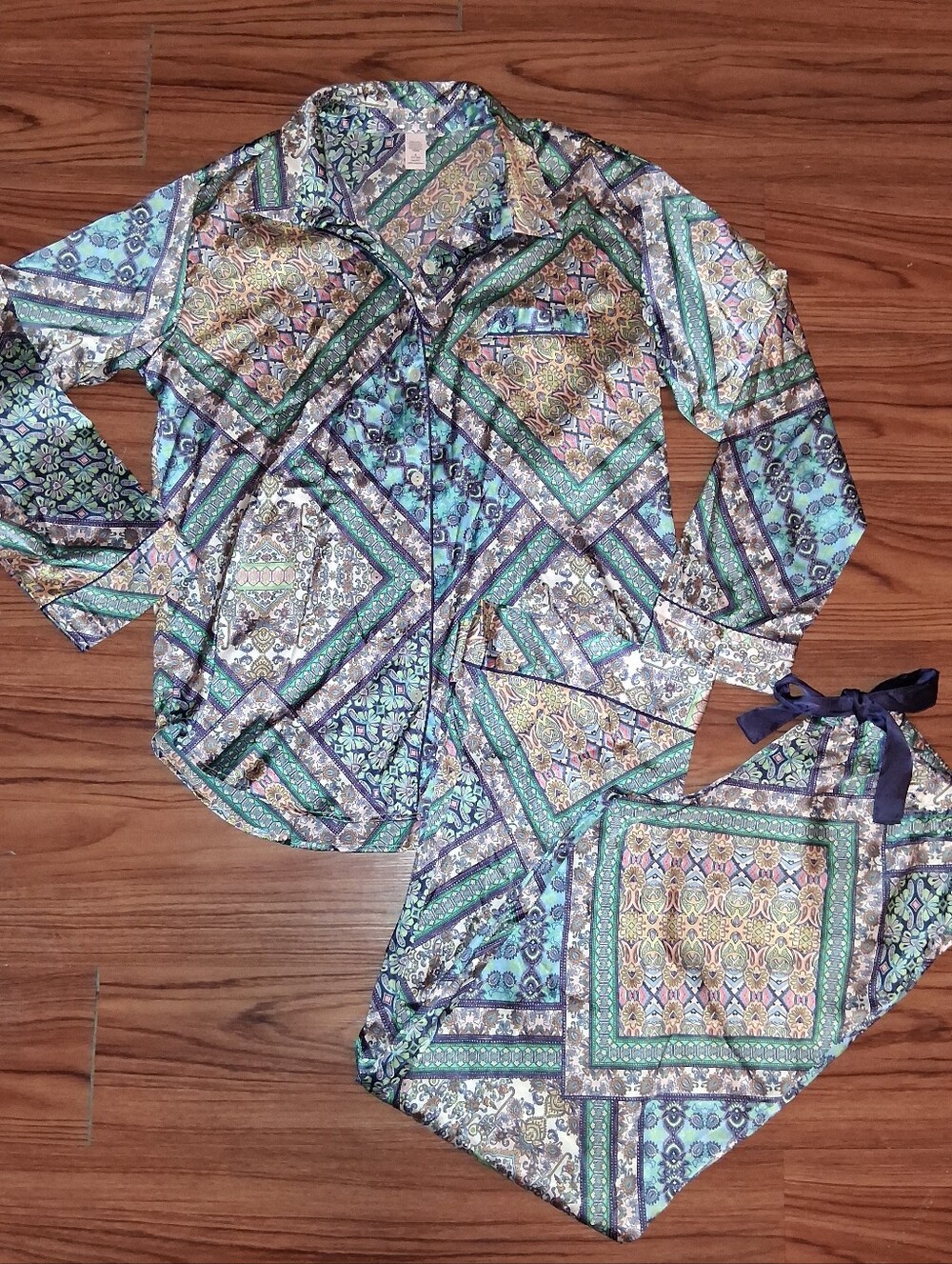 Victoria Secret Satiny Pajama Set Sz Medium